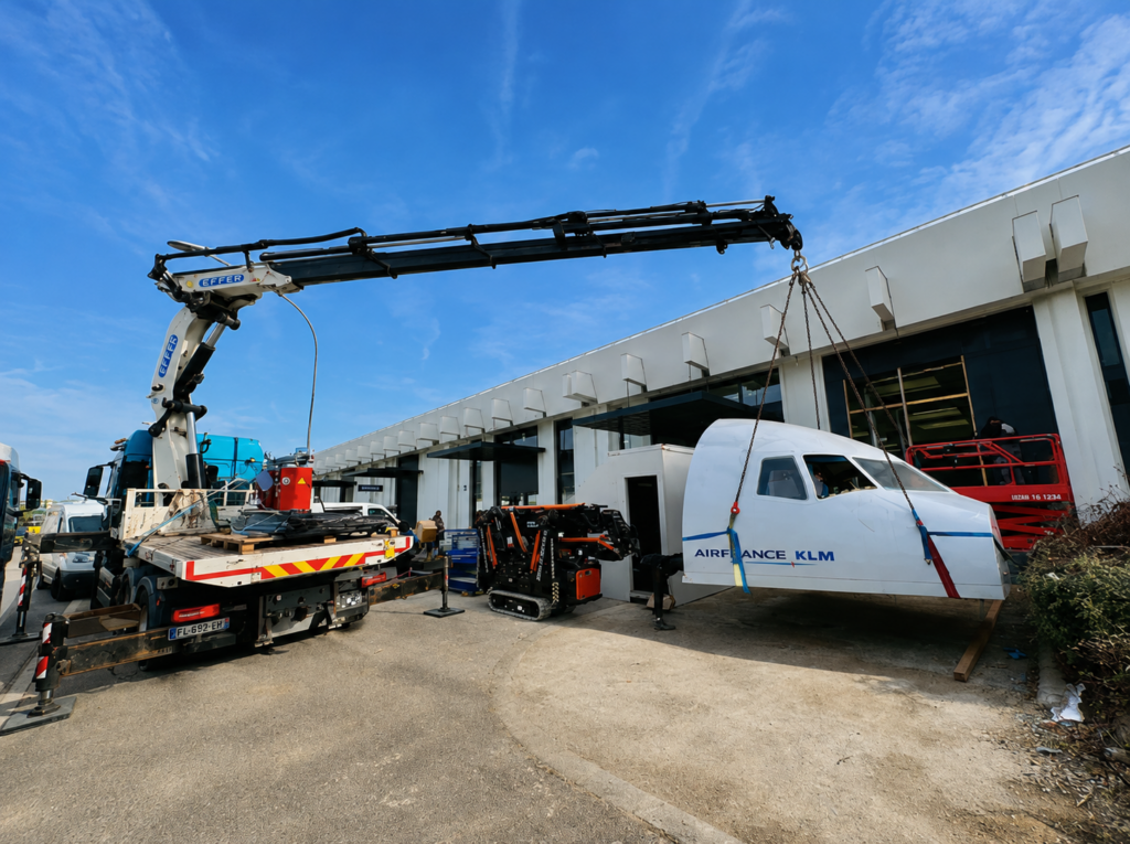camion-grues-transport-levage-avion-groupe-cauvas